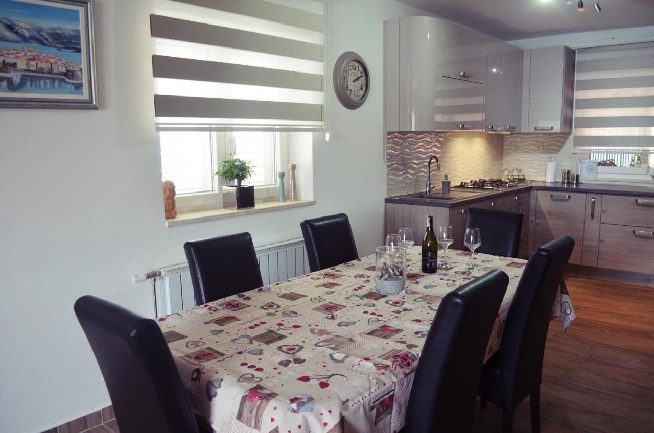 Apartments Rina - Kneze Račišće Extérieur photo