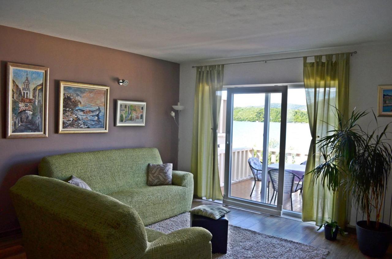 Apartments Rina - Kneze Račišće Extérieur photo