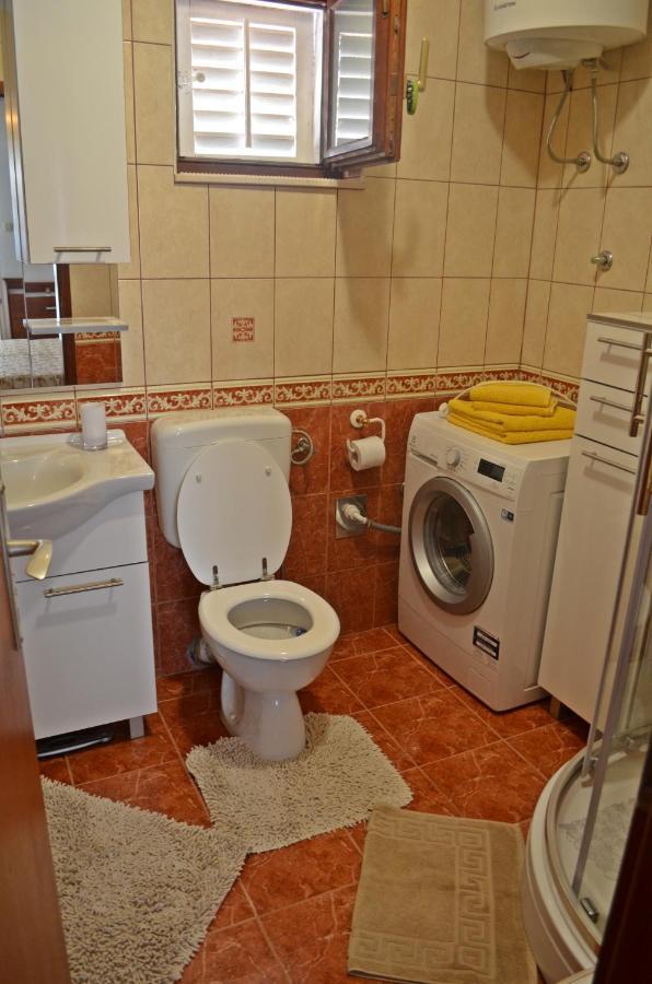 Apartments Rina - Kneze Račišće Extérieur photo
