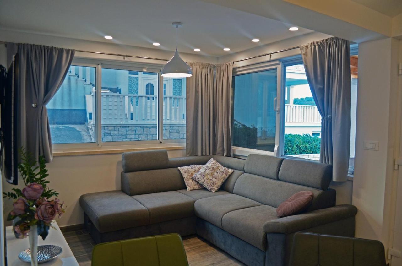 Apartments Rina - Kneze Račišće Extérieur photo