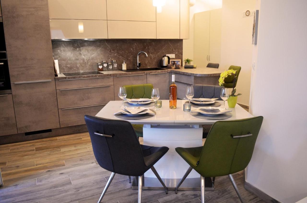 Apartments Rina - Kneze Račišće Extérieur photo