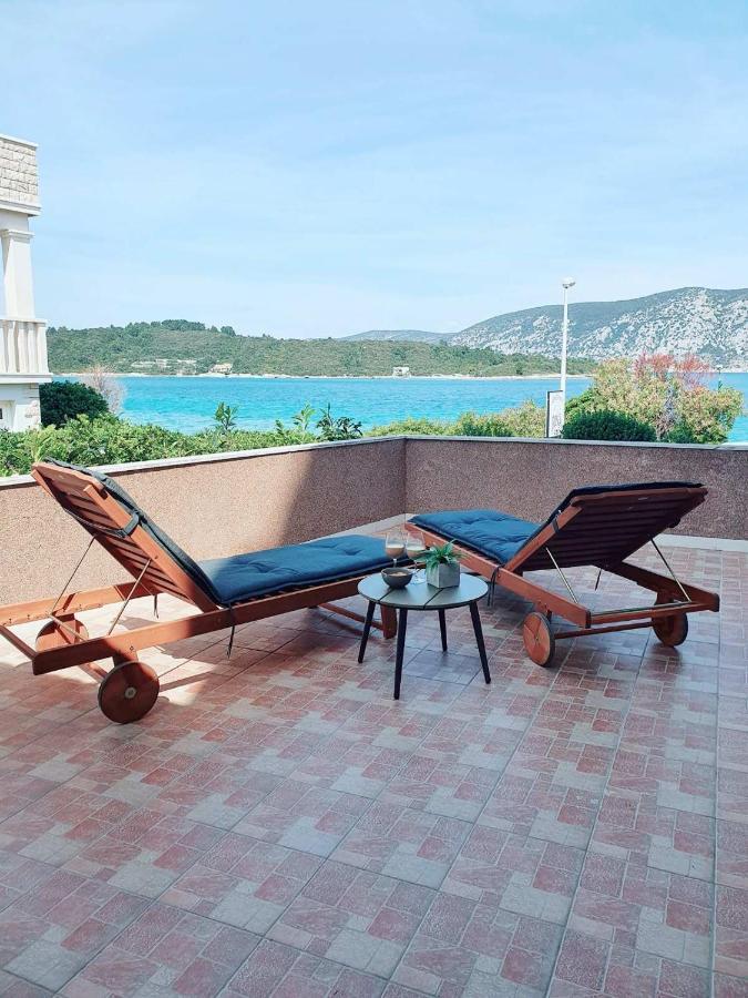 Apartments Rina - Kneze Račišće Extérieur photo