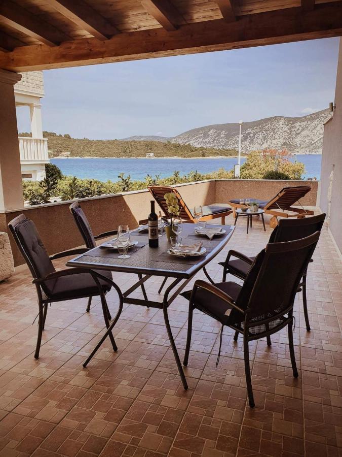 Apartments Rina - Kneze Račišće Extérieur photo